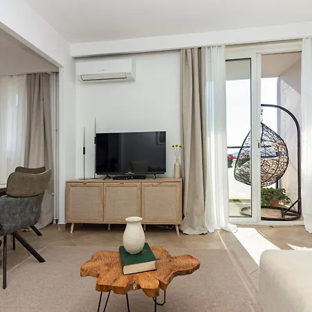Cozy With A Beautiful View Appartamento *
